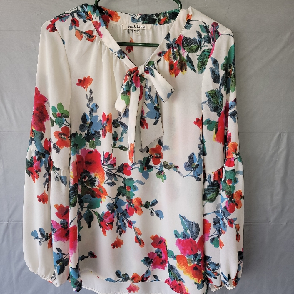 Flower Blouse - Picture 7 of 7